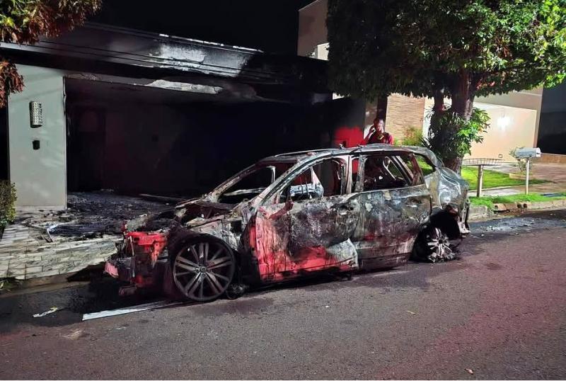 Veículo pegou fogo na quarta-feira enquanto estava conectado a tomada para recarga de bateria