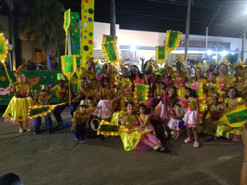 Desfile da Escola de Samba Unidos de Vila Alegrete de Martinópolis