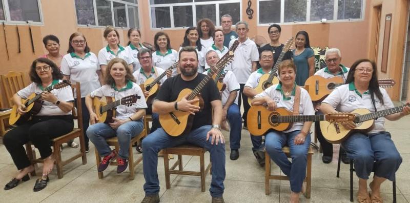 Orquestra Municipal de Viola Caipira de Bernardes foi fundada em 2023; integrantes têm entre 29 e 78 anos