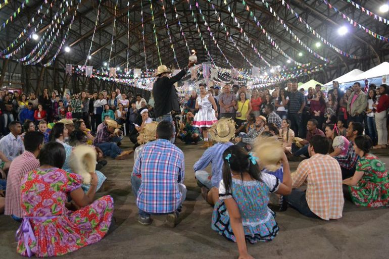 Cedida - Quadrilha dos jovens da São Pedro, denominada “Animados Pela Fé”, é participante sempre esperada da festa caipira