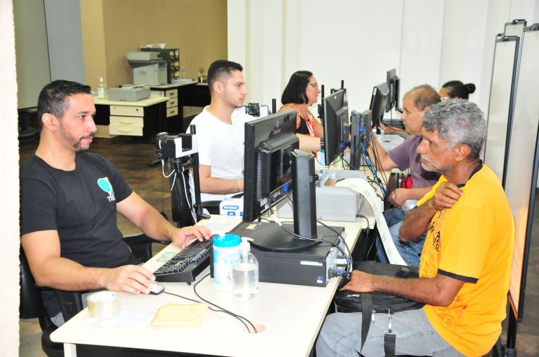 ​​​​​​​Foto: Marcio Oliveira - Cerca de 100 mil eleitores precisam fazer o processo em Prudente